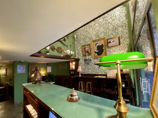 THE WALLED OFF HOTEL PARIS