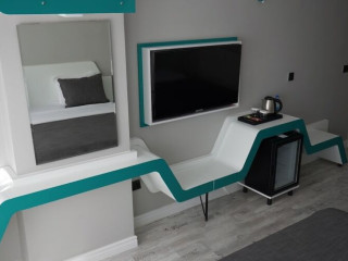 Midis Otel