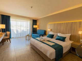 Seven Seas Jolie Bay