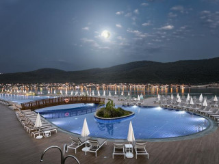 TITANIC LUXURY COLLECTION BODRUM