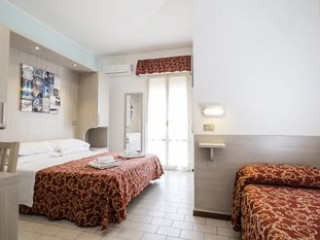 HOTEL BELMAR