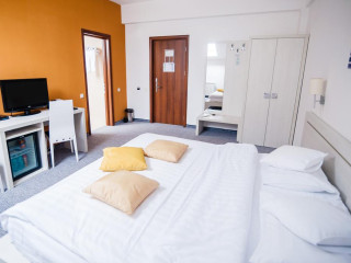 ALEX AND GEORGE BOUTIQUE HOTEL