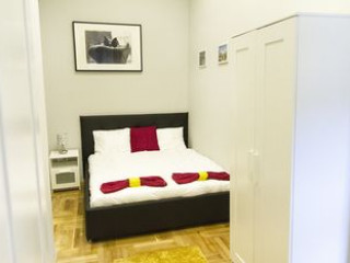 REAL APARTMENTS KLAUZAL II