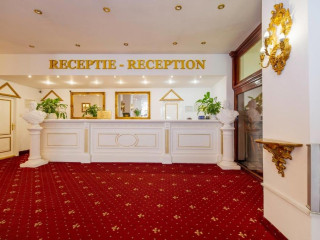 Hotel Cetate..