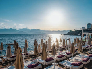 La Boutique Hotel amp; Suites