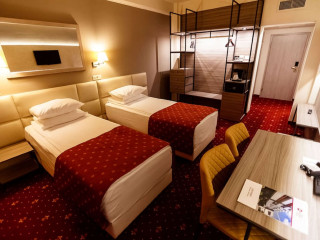 Best Western Plus Lido Hotel
