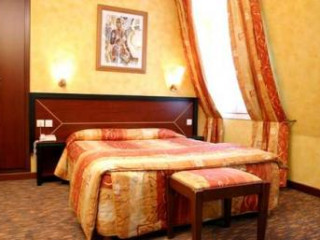 RELAIS DU MARAIS HOTEL