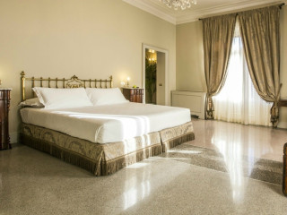 Hotel Locarno