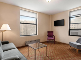 Night Hotel Broadway