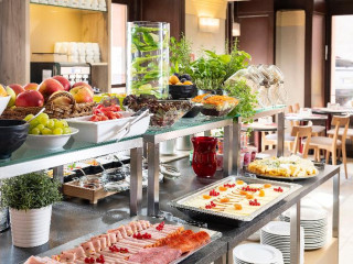 The Three Corners Hotel Art