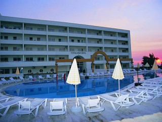 TUNTAS FAMILY SUITES  KUSADASI