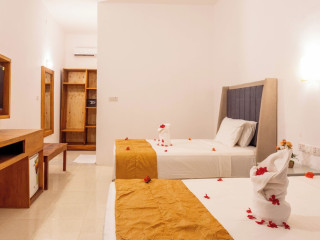 Canary Hotel amp; SPA