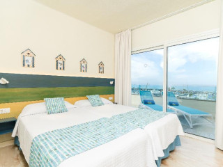 HOVIMA La Pinta Beachfront Family