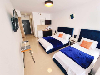 Efonline Studios on the Beach CM