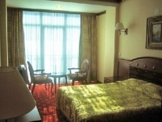 W Hotel Boutique and Spa ( fost  hotel Regal)