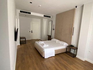 HOTEL CENTRAL