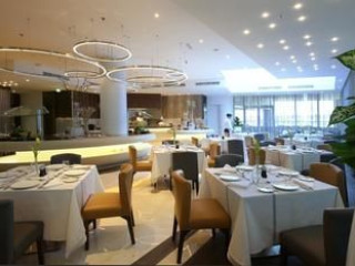 LUXURY APART CUBIS