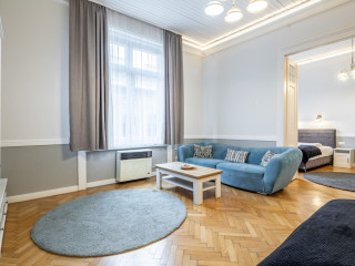 LUXURIOUS APARTMENT AT CITY CENTER