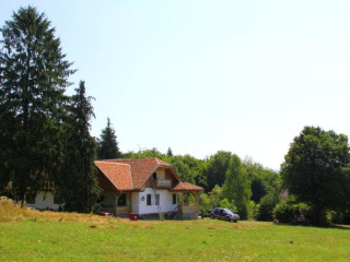 DOBRICA HUNTING LODGE