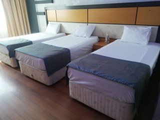 UNATEN OTEL