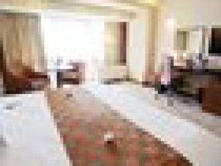 DOUBLETREE BY HILTON UNIRII SQUARE