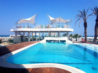 M CITY APARTHOTEL