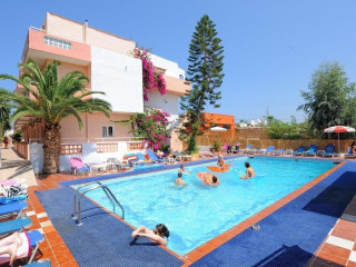 Primavera Beach Studios amp; Apartments