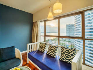 Jomtien Palm Beach Hotel