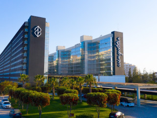 Nirvana Cosmopolitan 