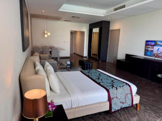 Dragon Hotel & Resort, Amwaj Island