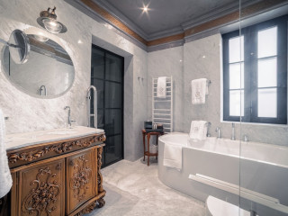 BEY HOUSE ROYAL HOTEL