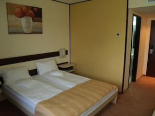 HOTEL RAPSODIA