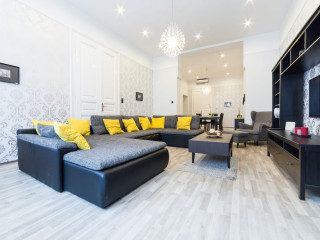 REAL APARTMENTS SEMMELWEIS