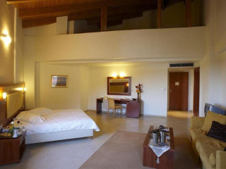 Parnis Palace