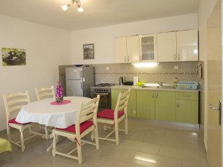 APARTMENT PERA
