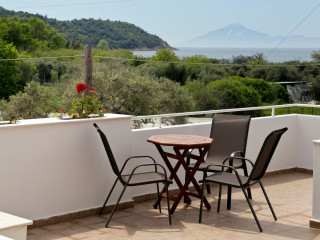 Kapahi Sea View Apartments  Suites