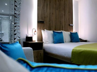 1 CRAVEN HILL GARDENS