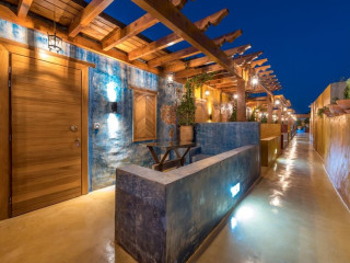 10Gr Boutique Hotel & Wine Bar