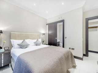 130 Queensgate Apartments