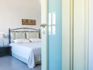 1897 OLD RIVER MANSION