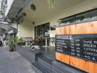 1989 SUKHUMVIT BANGKOK HOSTEL