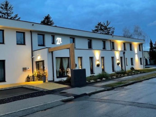 23-Hotel
