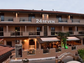 24 SEVEN BOUTIQUE HOTEL