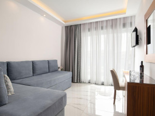 4- You Boutique