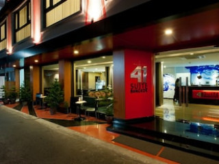 41 SUITE
