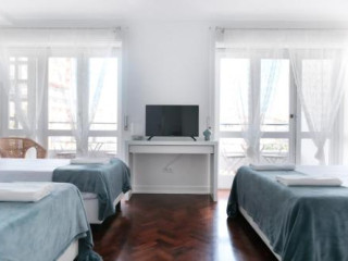 4U LISBON SUITES & GUESTHOUSE VII AIRPORT