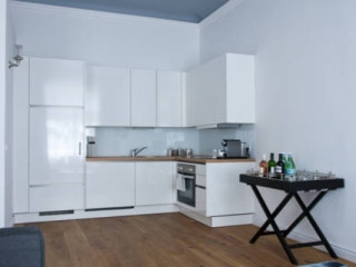 6 Rooms 1070