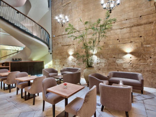 66 Saint Paul's Hotel