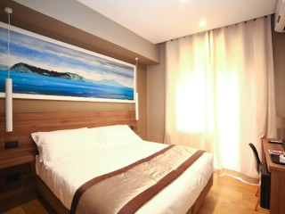 7TH FLOOR SUITE