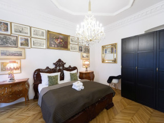 7th Heaven Vienna Center Apartments